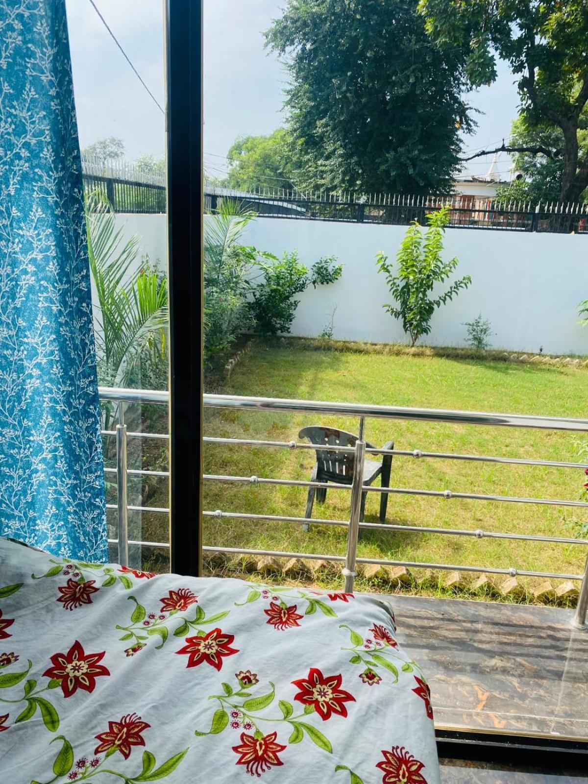 La Calma Homestay Khadzsuráhó Kültér fotó