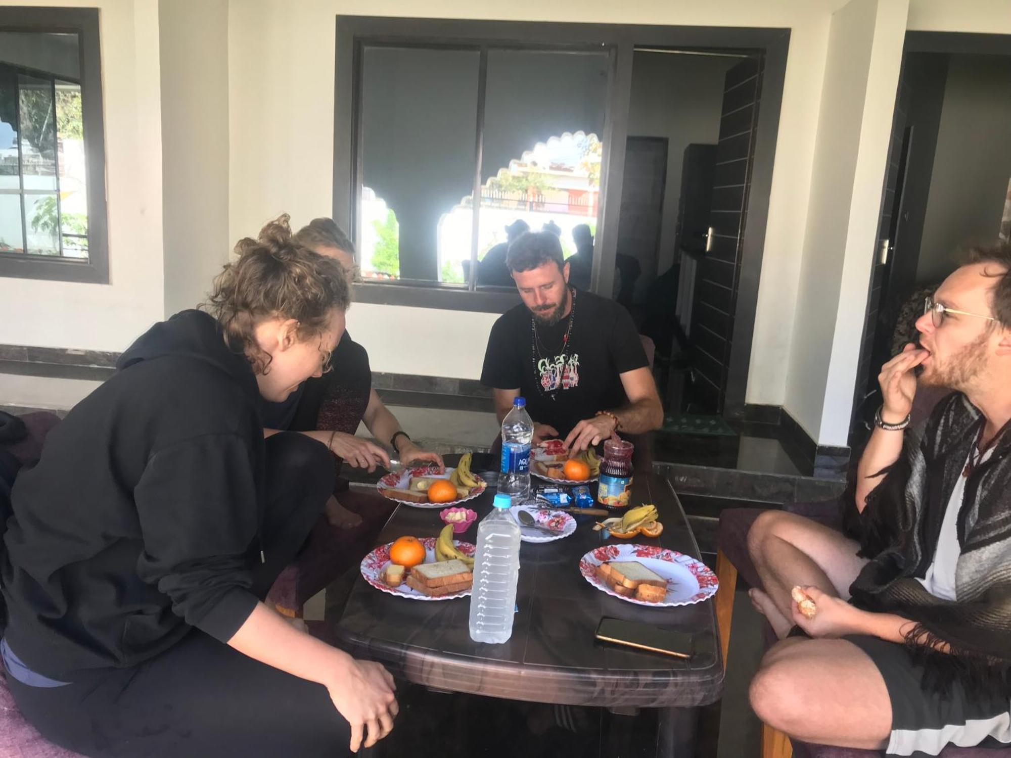 La Calma Homestay Khadzsuráhó Kültér fotó